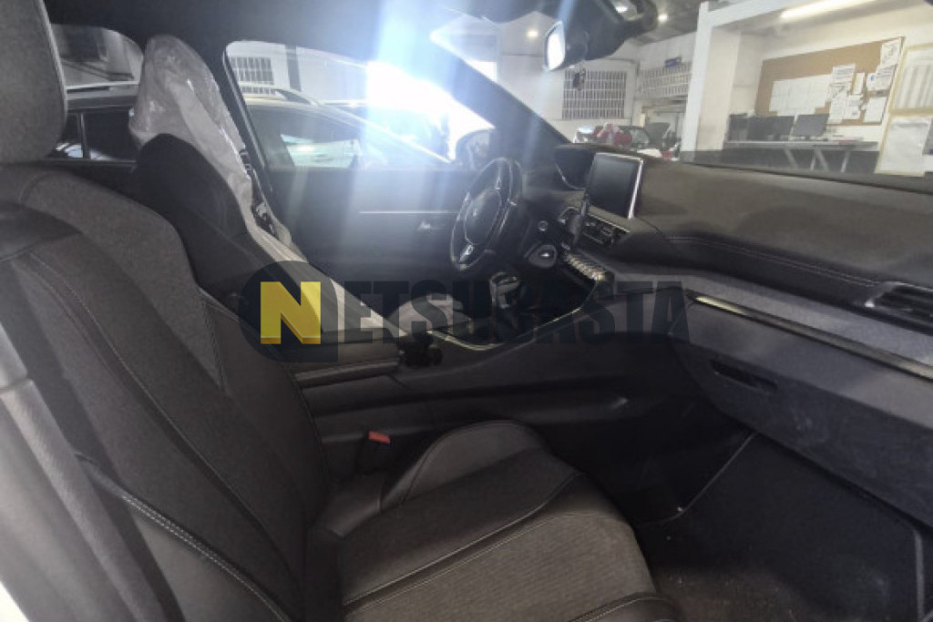 Peugeot 5008 1.5 BlueHDi 2019