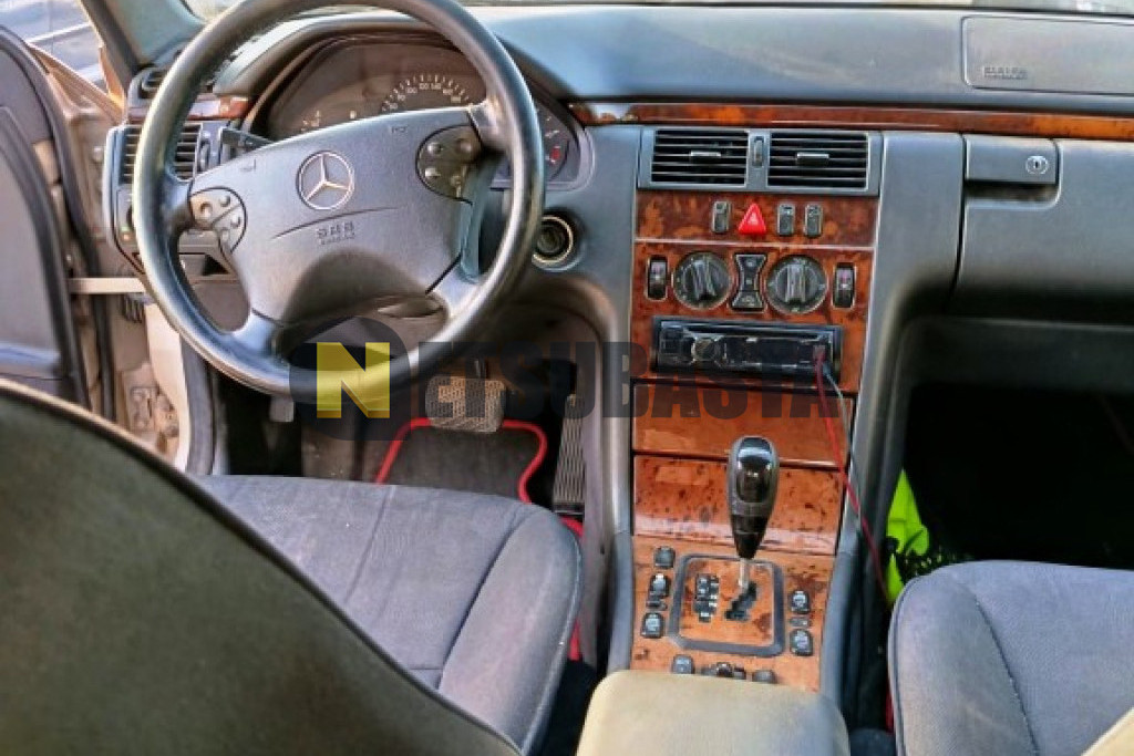 Mercedes-Benz E 270 CDI 2002
