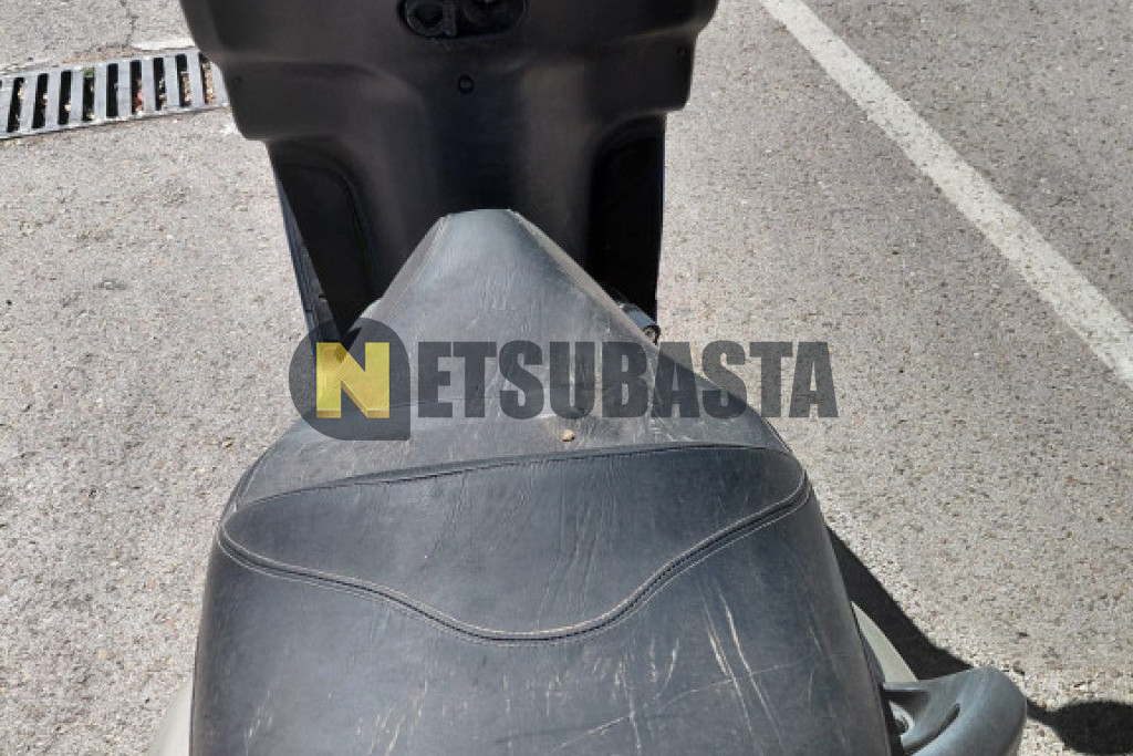 Piaggio X8 200 2004