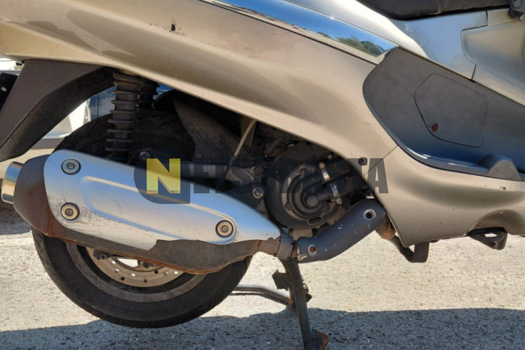 Piaggio X8 200 2004