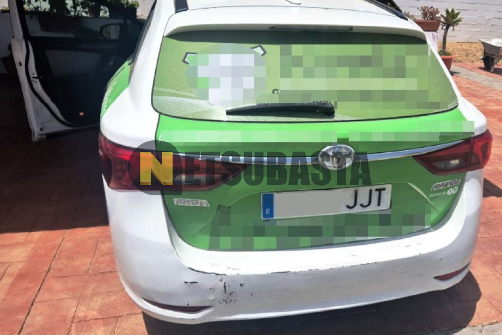 Toyota Avensis Touring Sports 115D 2015