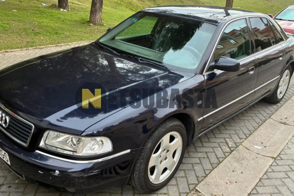 Audi A8 2.8 quattro tiptronic 5 vel. 2001