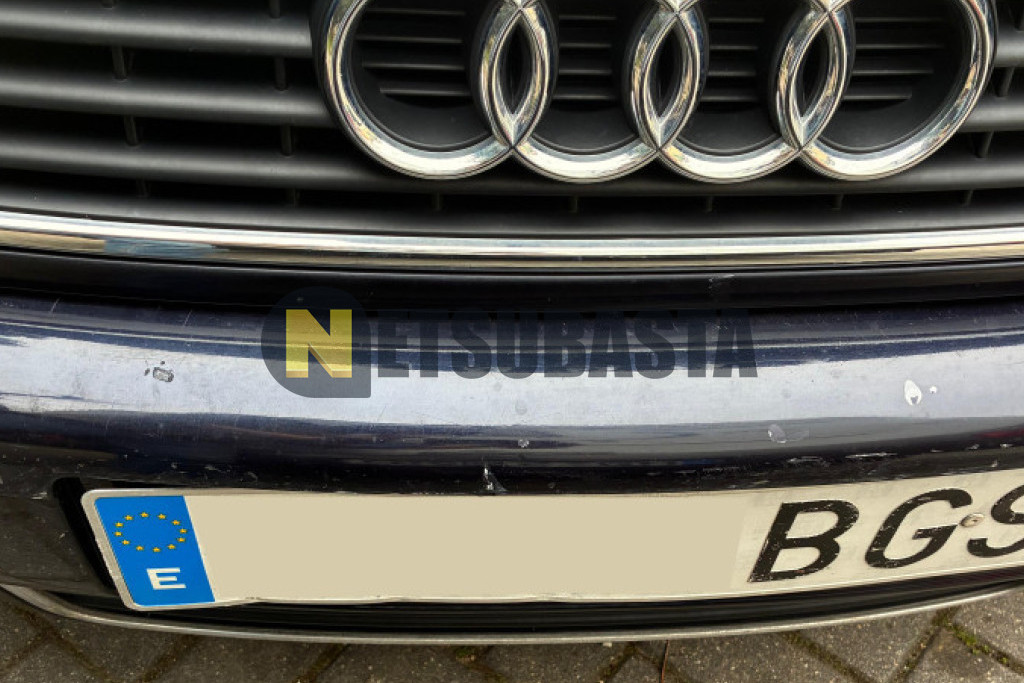 Audi A8 2.8 quattro tiptronic 5 vel. 2001