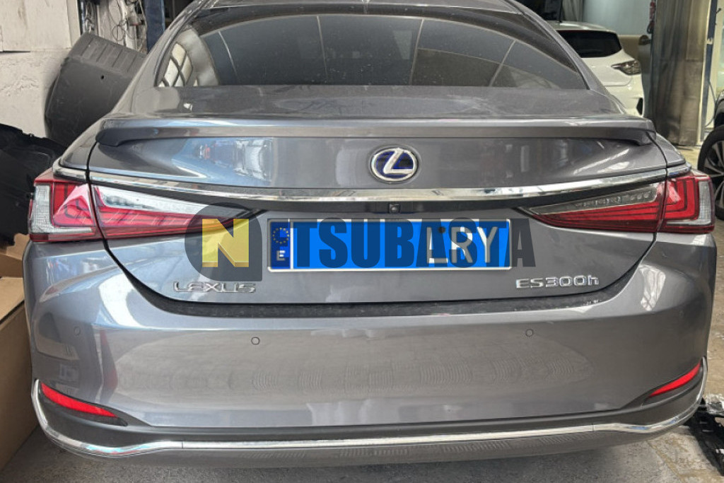 Lexus ES 300h 2021