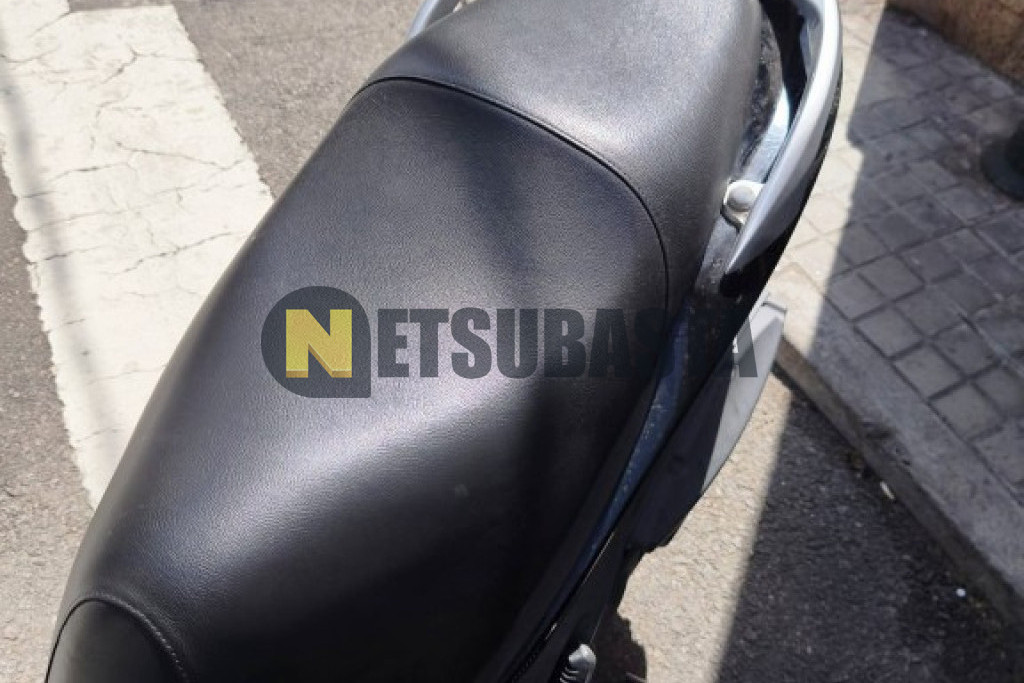 Suzuki Sixteen 125 2012