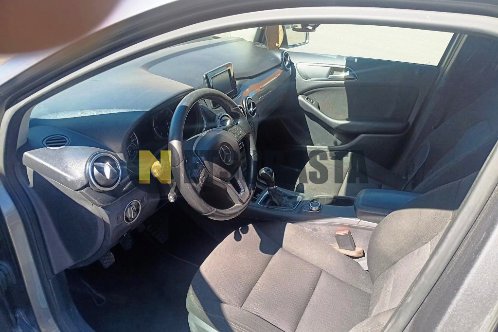 Mercedes-Benz B 180 CDI BlueEFFICIENCY 2012