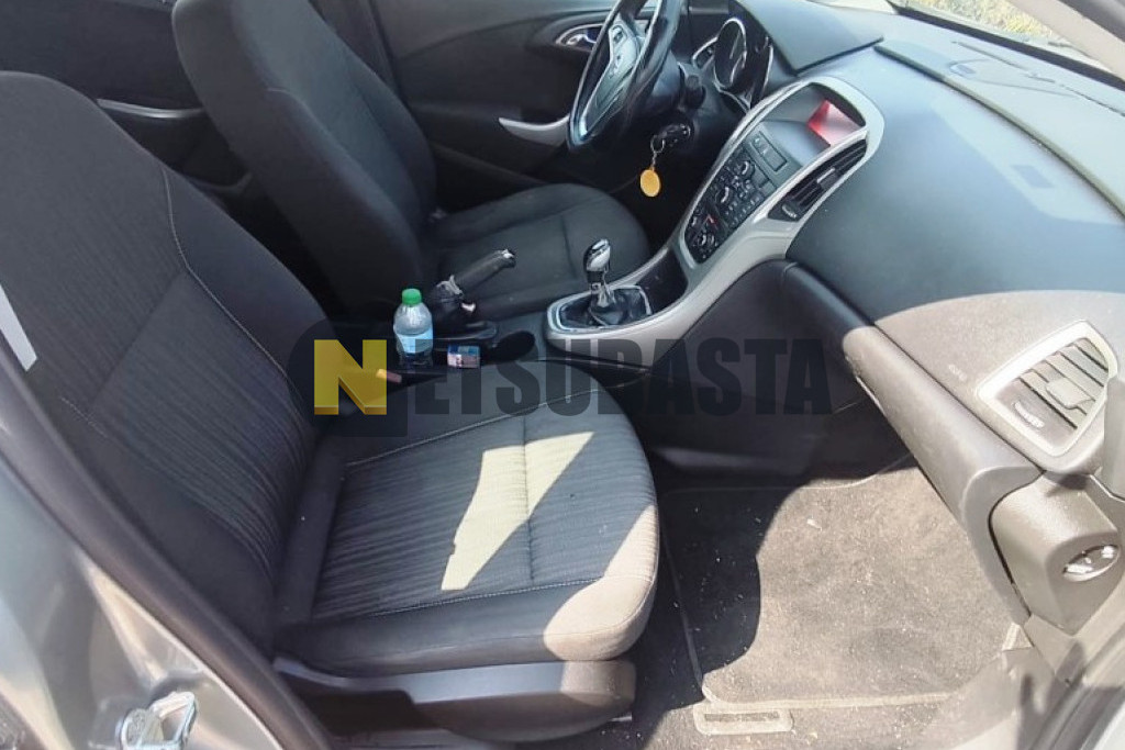 Opel Astra 1.7 CDTi 2011