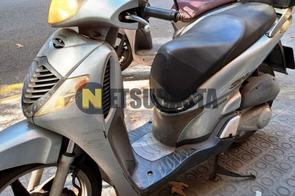 Honda SCOOPY SH125 2005