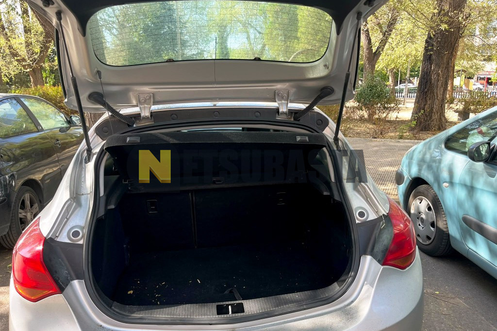 Opel Astra 1.6 2013