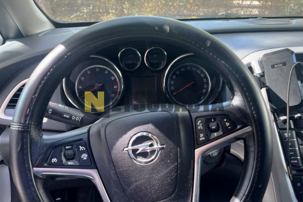 Opel Astra 1.6 2013