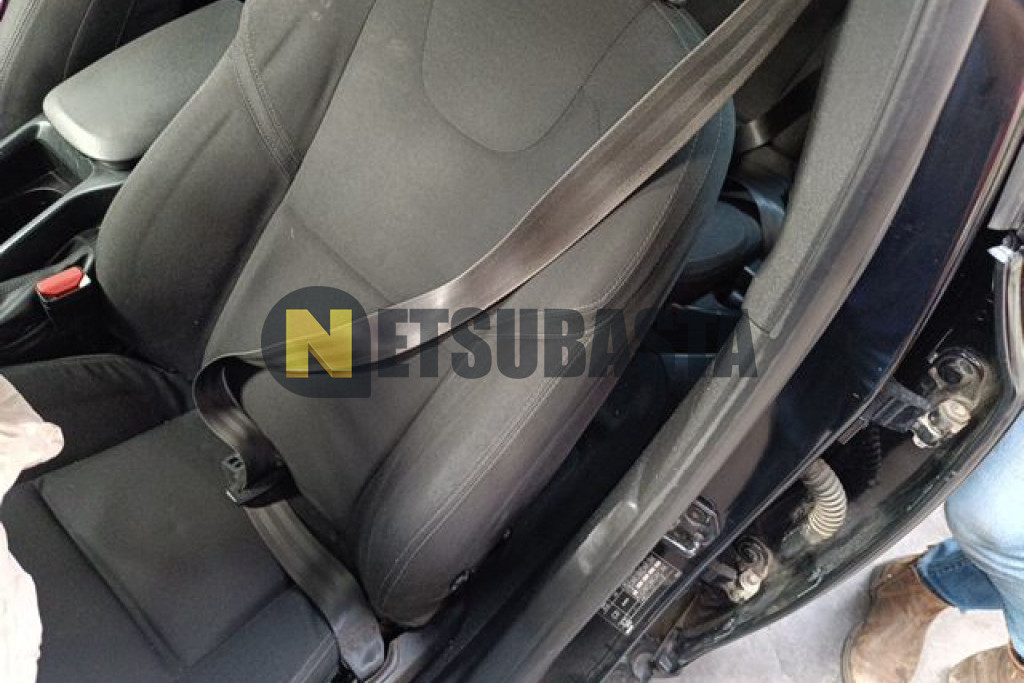 Volvo V40 D2 2013