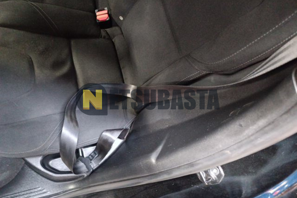 Volvo V40 D2 2013