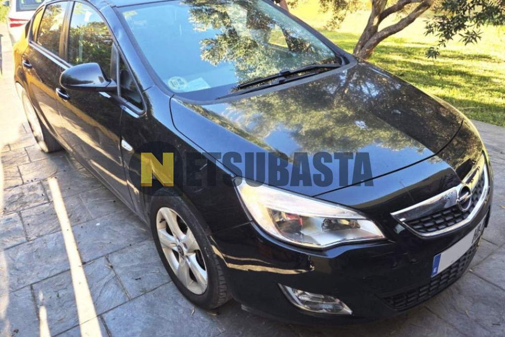Opel Astra 1.7 CDTi 2012