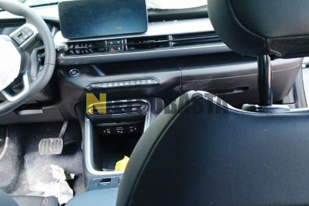 Jeep Avenger 1.2 e-Hybrid AT 2025