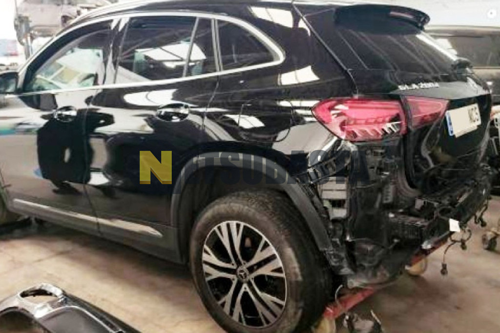 Mercedes-Benz GLA 200 d 2025