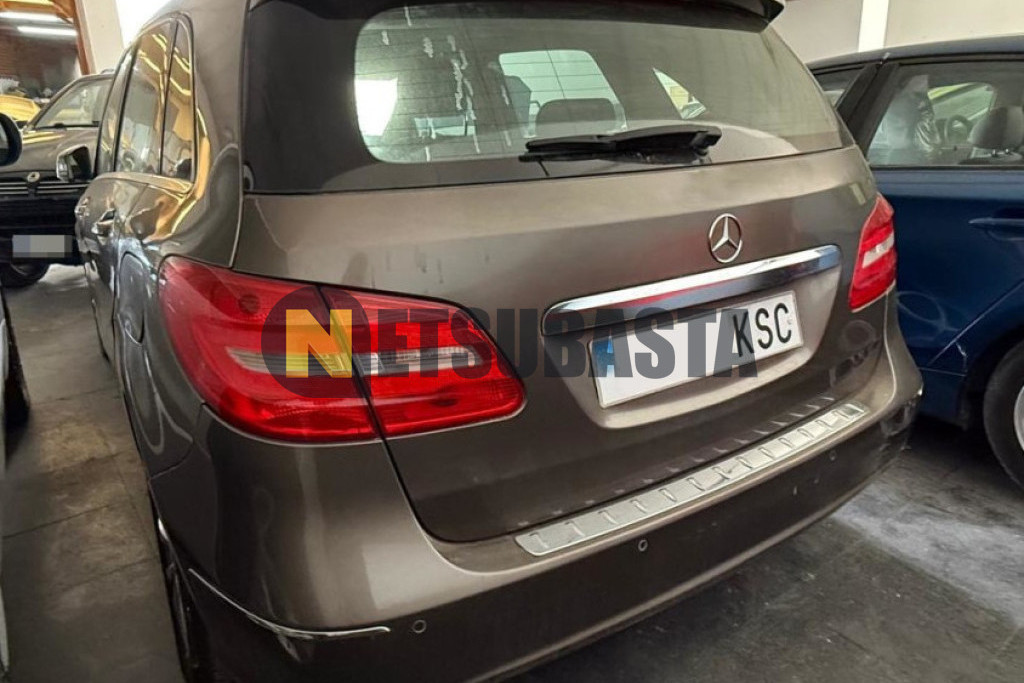 Mercedes-Benz B 180 CDI BlueEFFICIENCY 2012
