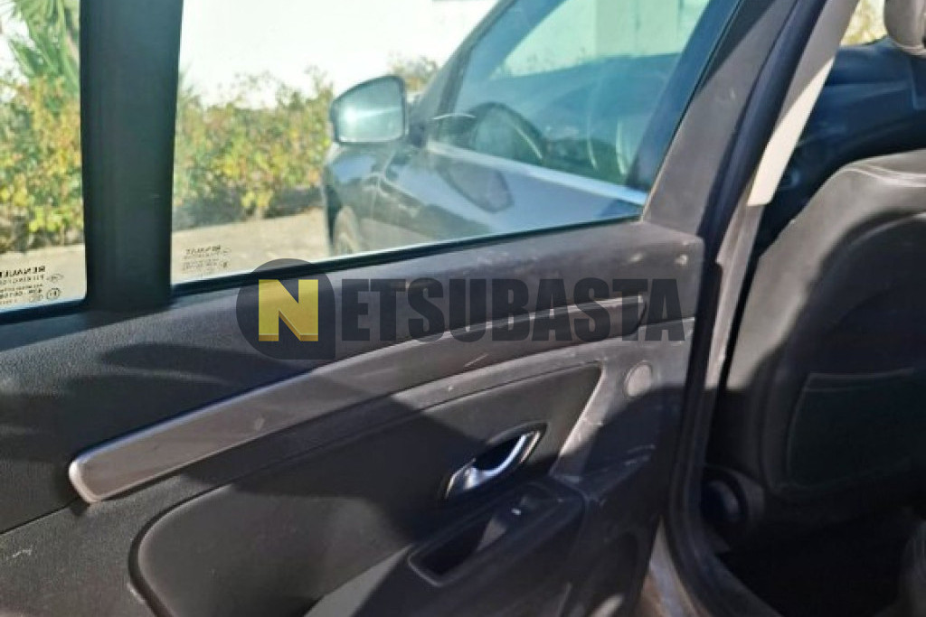 Renault Laguna Grand Tour 2.0 dCi 2013