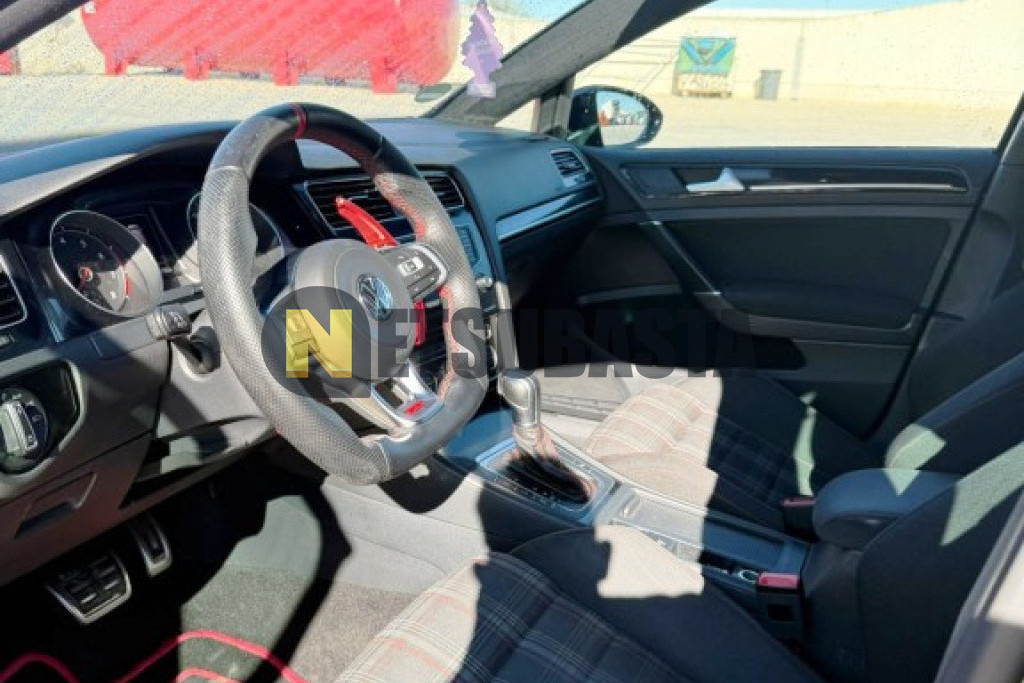 Volkswagen Golf GTI 2.0 TSI BMT DSG 6 vel. 2016