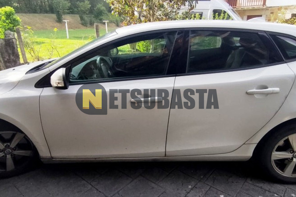 Volvo V40 D3 2014