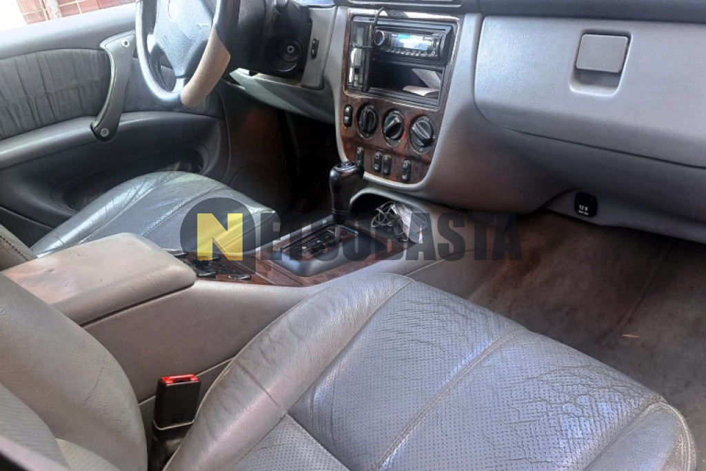 Mercedes-Benz ML 270 CDI Aut. 2000