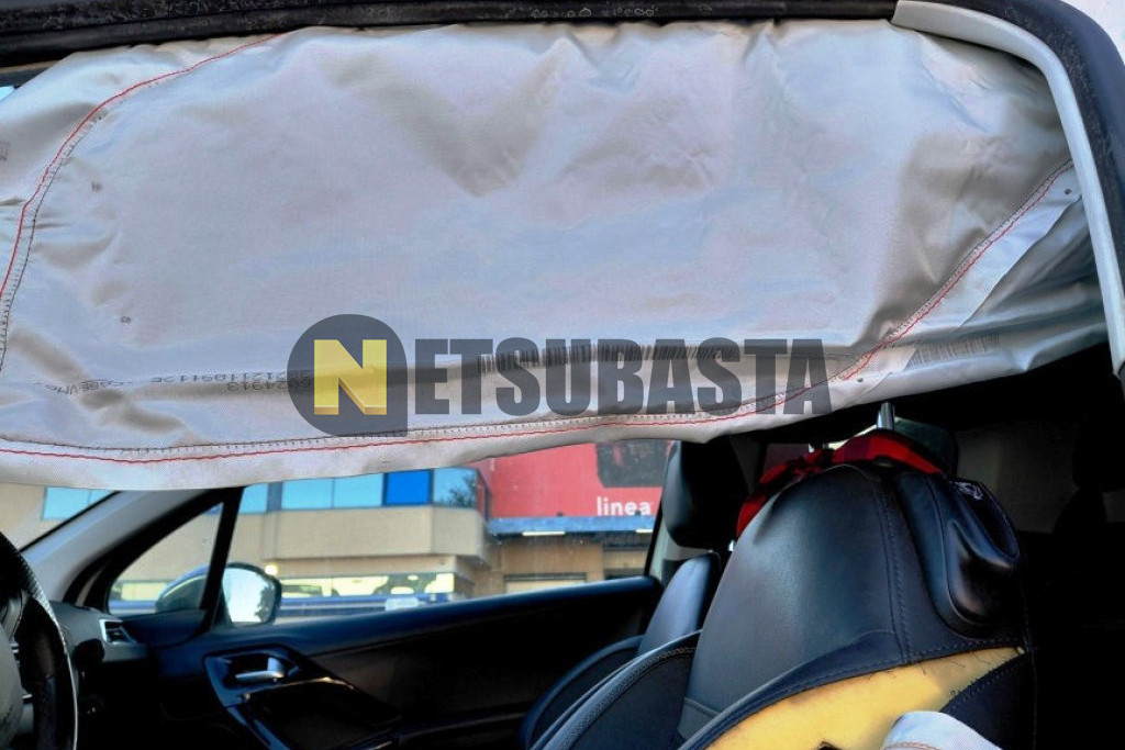 Peugeot 208 1.6 HDi 2013
