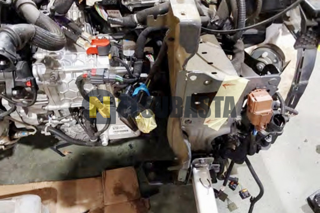Peugeot 2008 Hybrid 136 e-DCS6 2025
