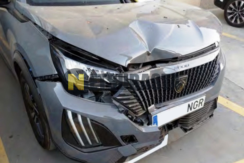 Peugeot 2008 Hybrid 136 e-DCS6 2025
