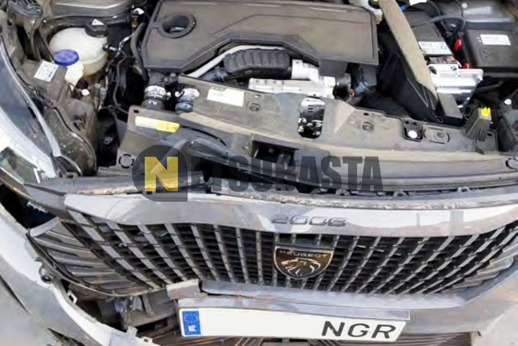 Peugeot 2008 Hybrid 136 e-DCS6 2025
