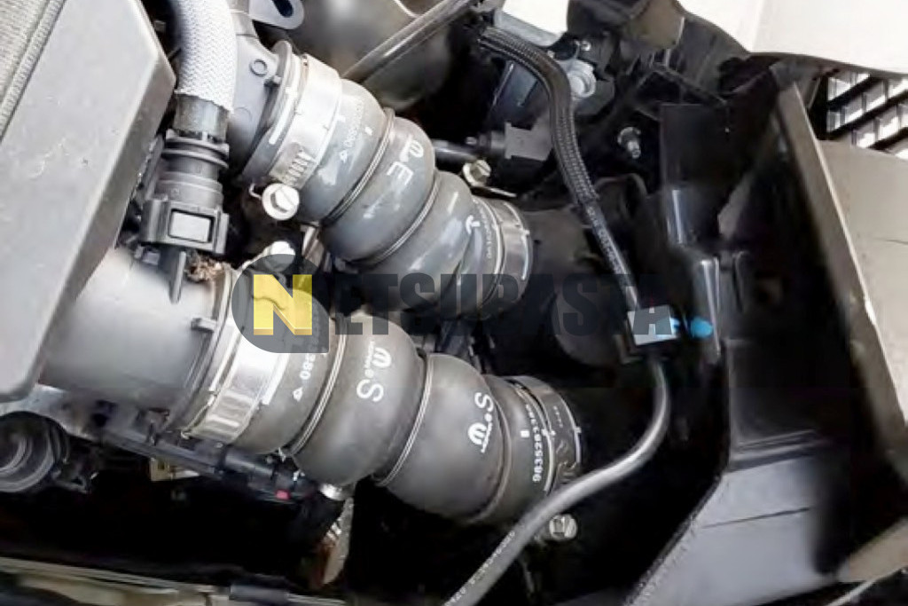 Peugeot 2008 Hybrid 136 e-DCS6 2025