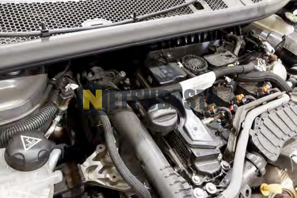 Peugeot 2008 Hybrid 136 e-DCS6 2025