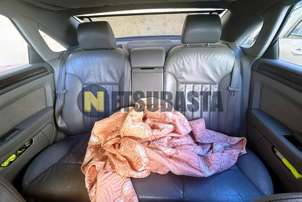 Audi A8 4.2 quattro tiptronic 6 vel. 2002