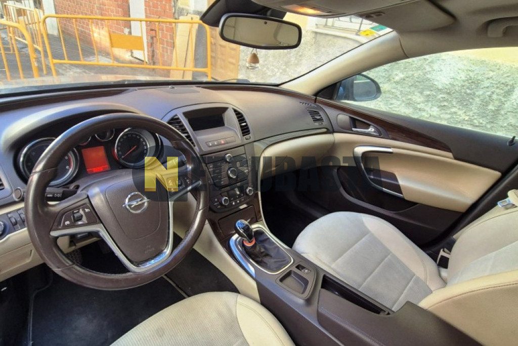 Opel Insignia Sports Tourer 2.0 CDTI 2011