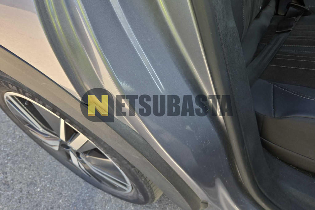 Peugeot 3008 Hybrid 300 e-EAT8 2022